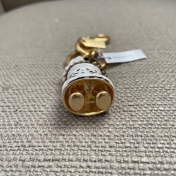 Disney X Coach Cruella Bear Bag Charm new - Picture 7 of 14